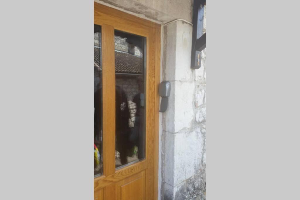 Maison Pierre Et Voute Au Coeur Du Village Balazuc Kültér fotó