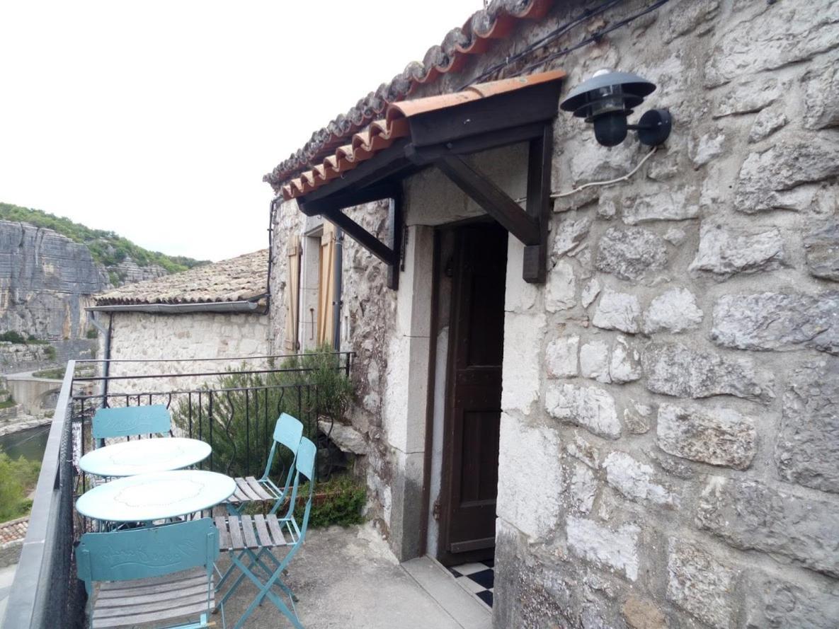 Maison Pierre Et Voute Au Coeur Du Village Balazuc Kültér fotó