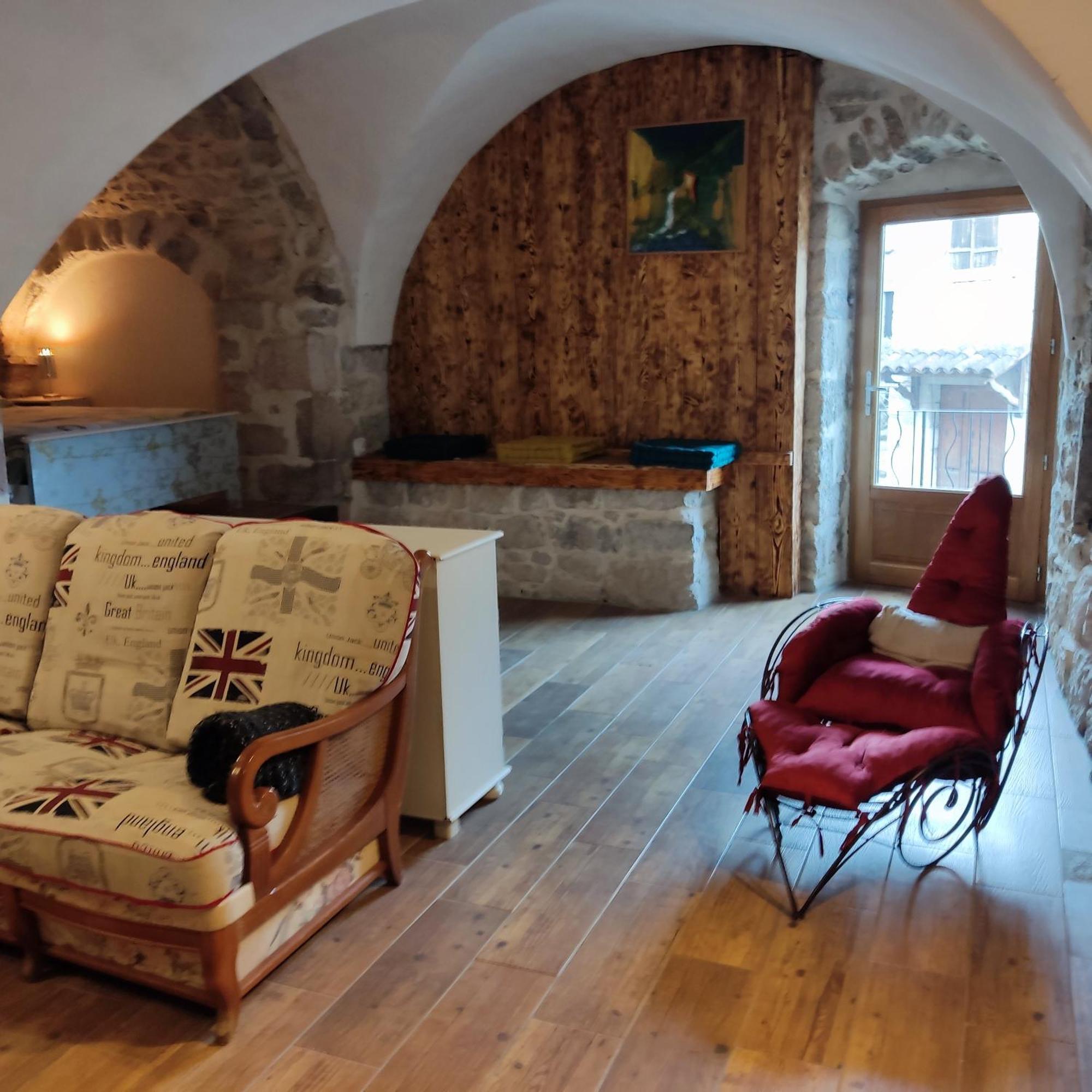 Maison Pierre Et Voute Au Coeur Du Village Balazuc Kültér fotó